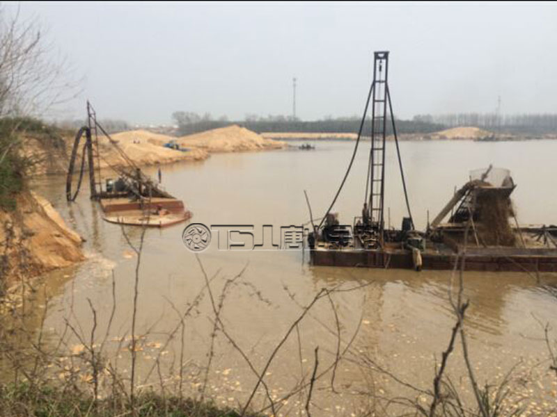 無節(jié)制開采河沙，河堤受損嚴重