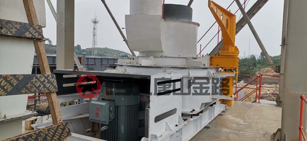 錘破、對(duì)輥破、立軸沖擊破三種制砂設(shè)備優(yōu)劣對(duì)比