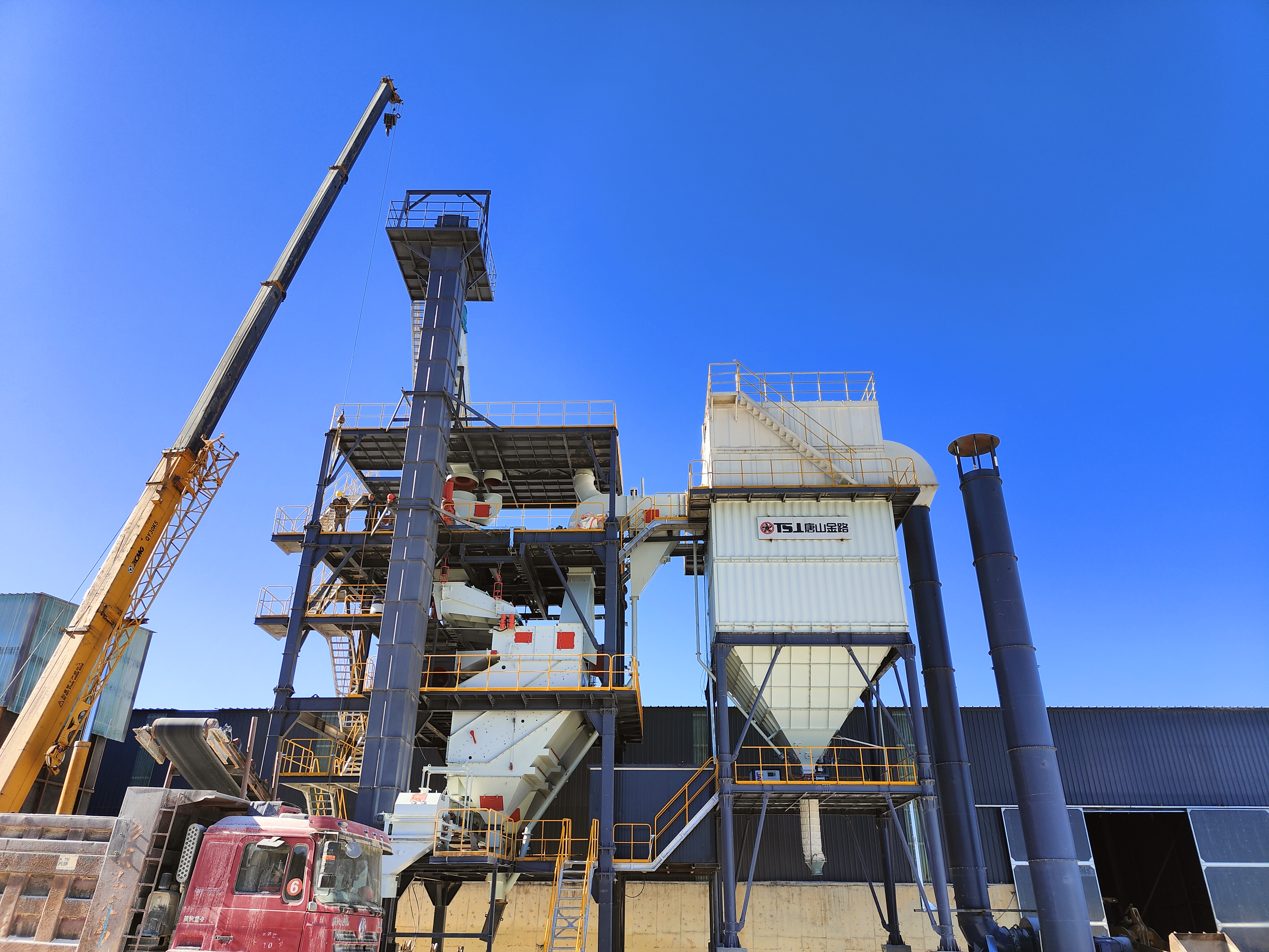 告別 “砂荒” 焦慮！揭秘制砂樓如何讓機(jī)制砂細(xì)度、含粉率 “指哪打哪”